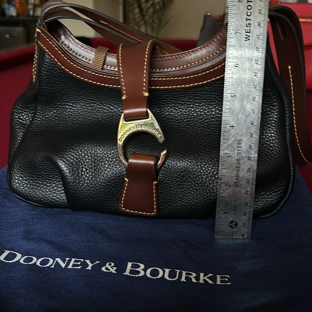 Black leather dooney and bourke shoulder bag - Picture 6 of 7